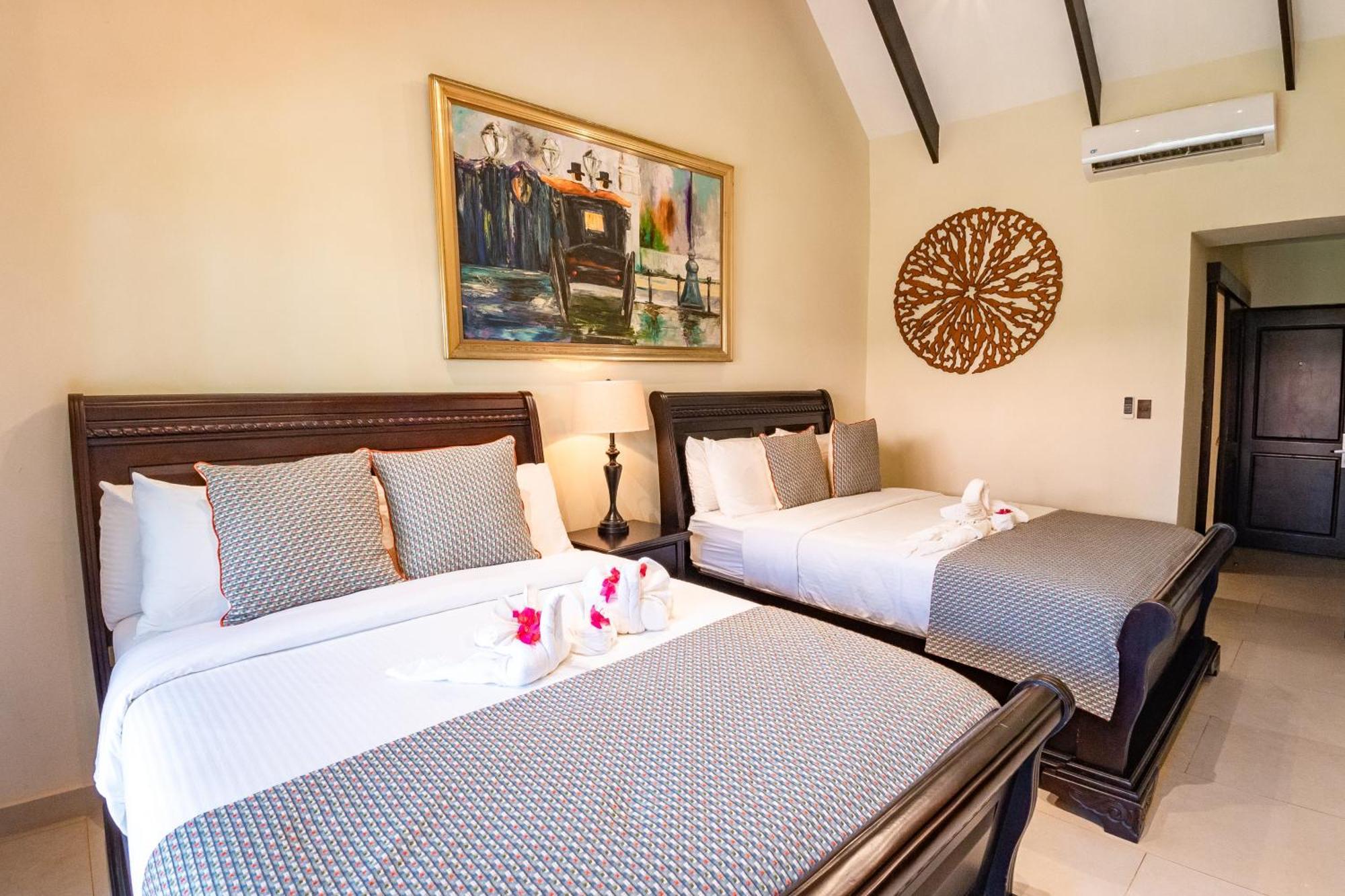 Sunset Del Mar Beach Resort เอสเตริโญส เอสเต ภายนอก รูปภาพ