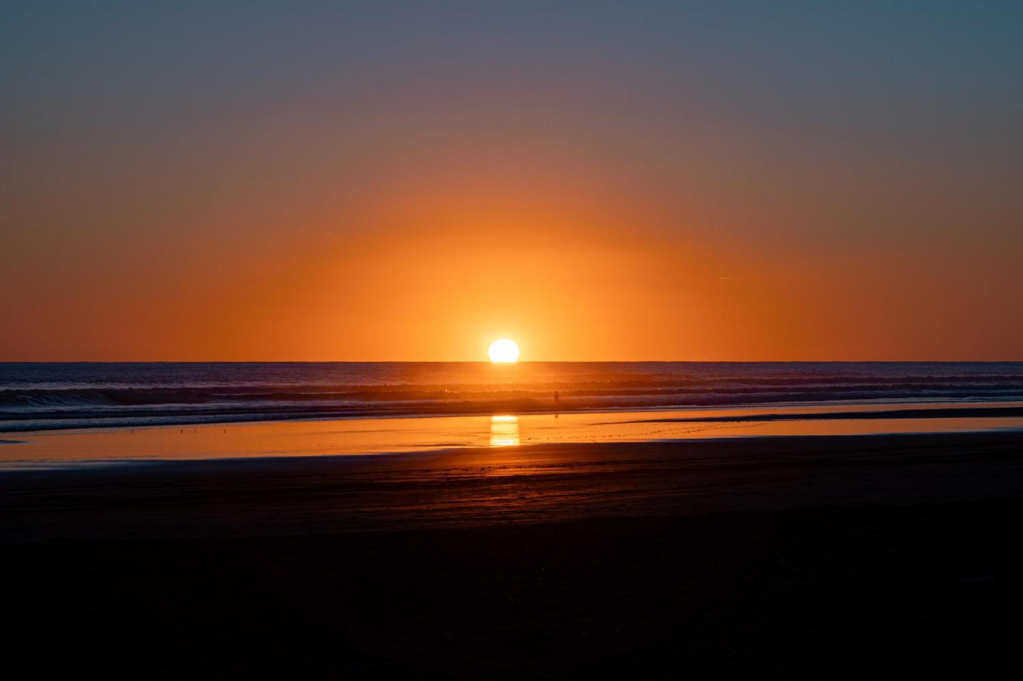 Sunset Del Mar Beach Resort เอสเตริโญส เอสเต ภายนอก รูปภาพ