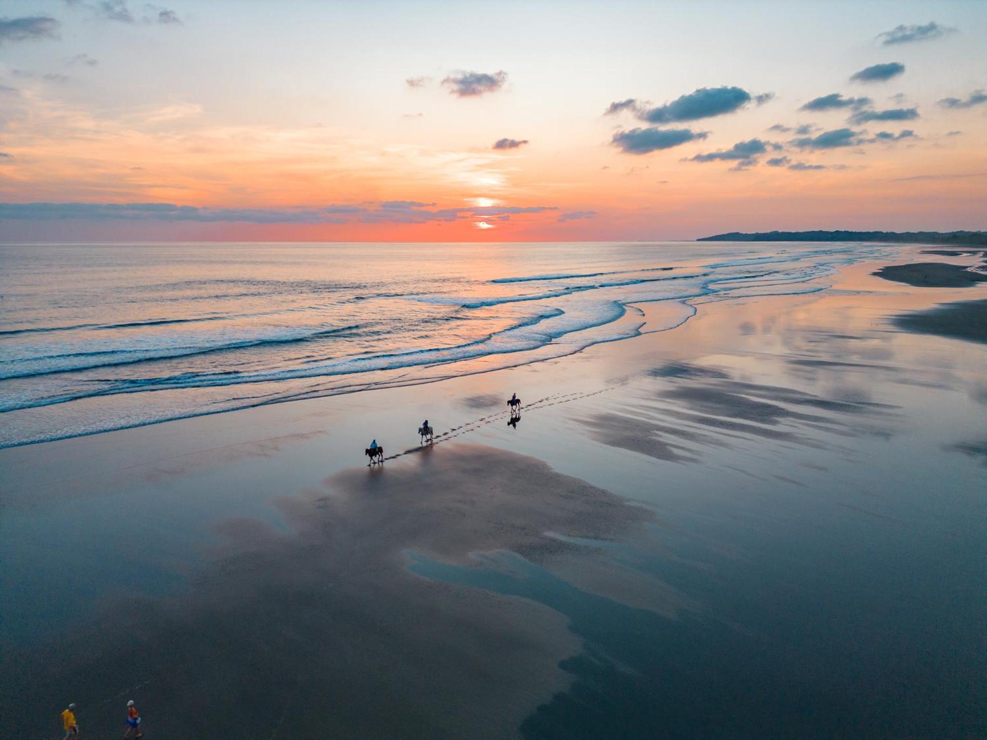 Sunset Del Mar Beach Resort เอสเตริโญส เอสเต ภายนอก รูปภาพ