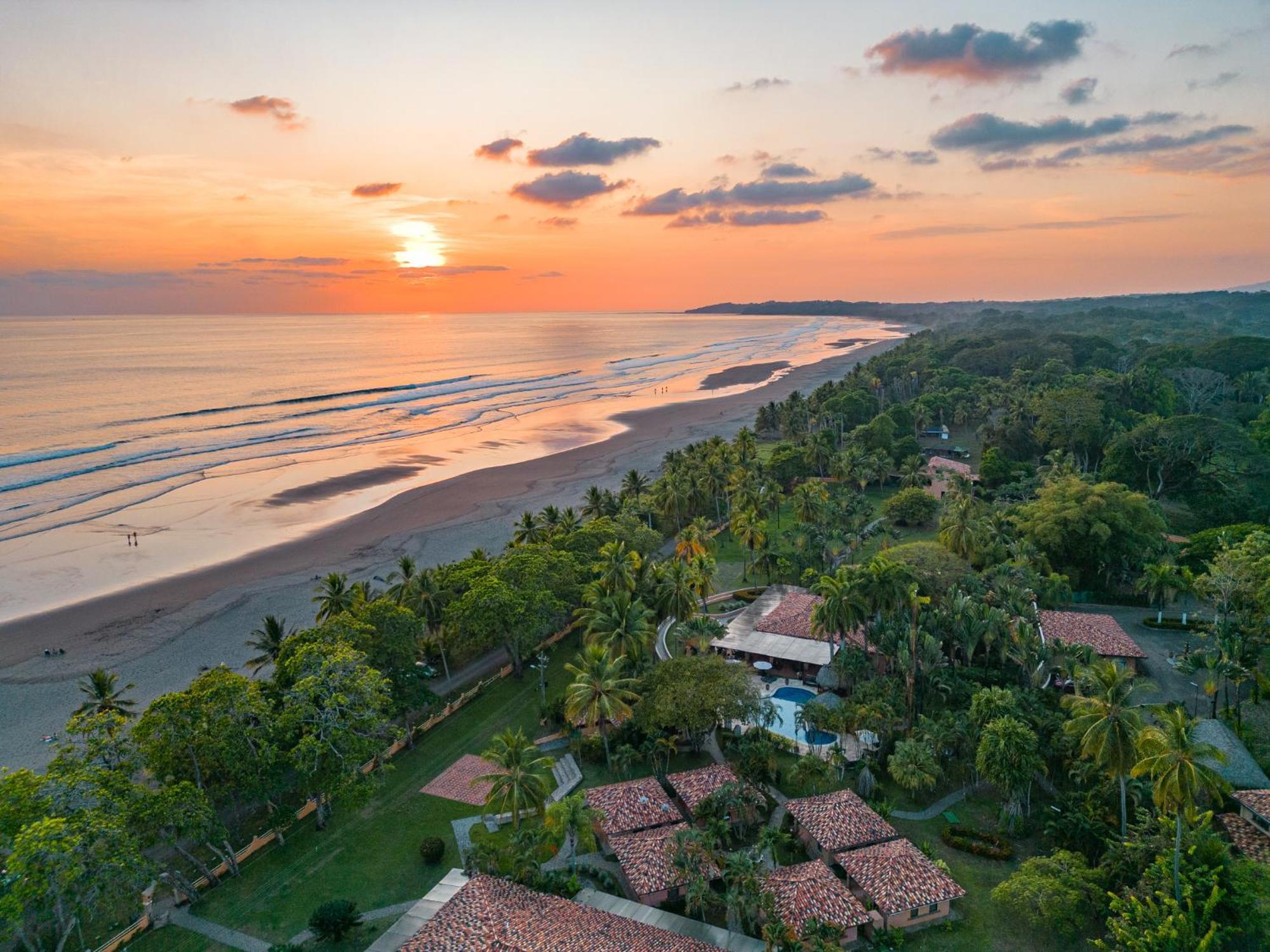 Sunset Del Mar Beach Resort เอสเตริโญส เอสเต ภายนอก รูปภาพ