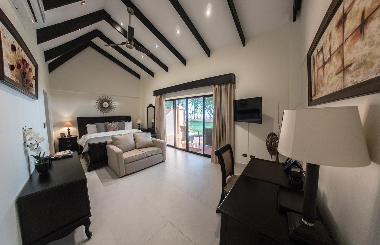 Sunset Del Mar Beach Resort เอสเตริโญส เอสเต ภายนอก รูปภาพ